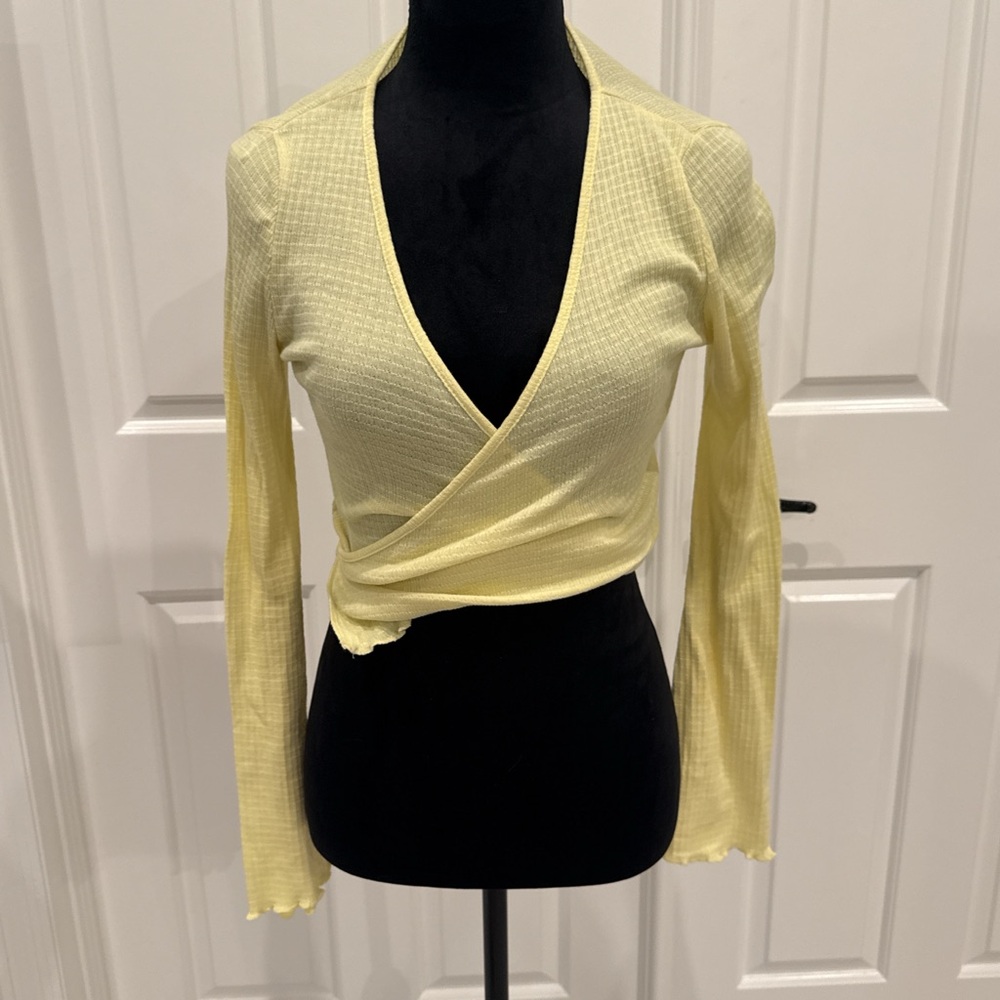 Chic Yellow Tie-Back Blouse